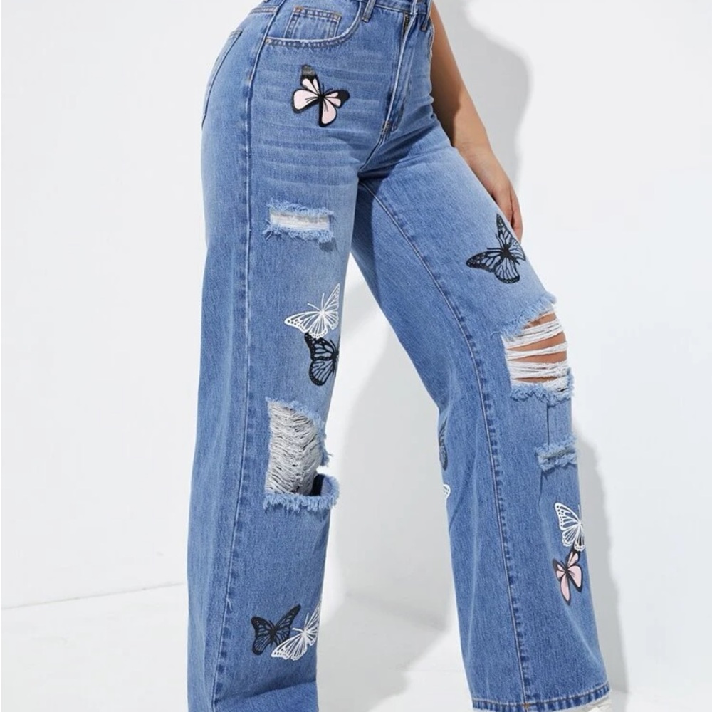 Butterfly Ripped Mom Jeans - Picture 5 of 5